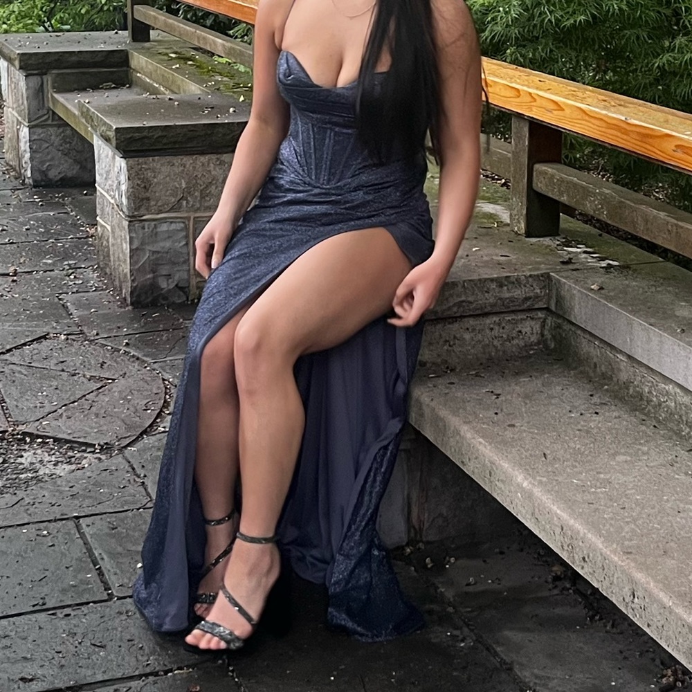 Prom dress - Picture 4 of 4